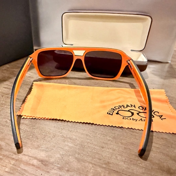 Hercules Sunglasses by Gold & Wood w/Original Case and Cloth - Picture 3 of 7